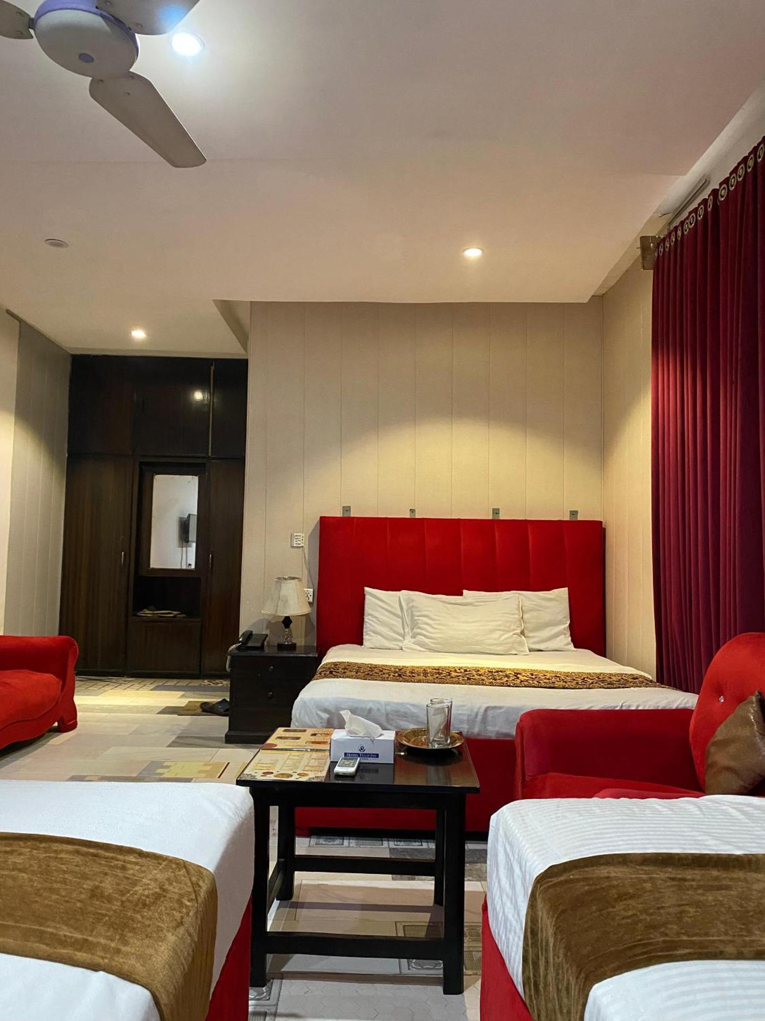 לאהור Hotel Tulip Inn, Gulberg מראה חיצוני תמונה