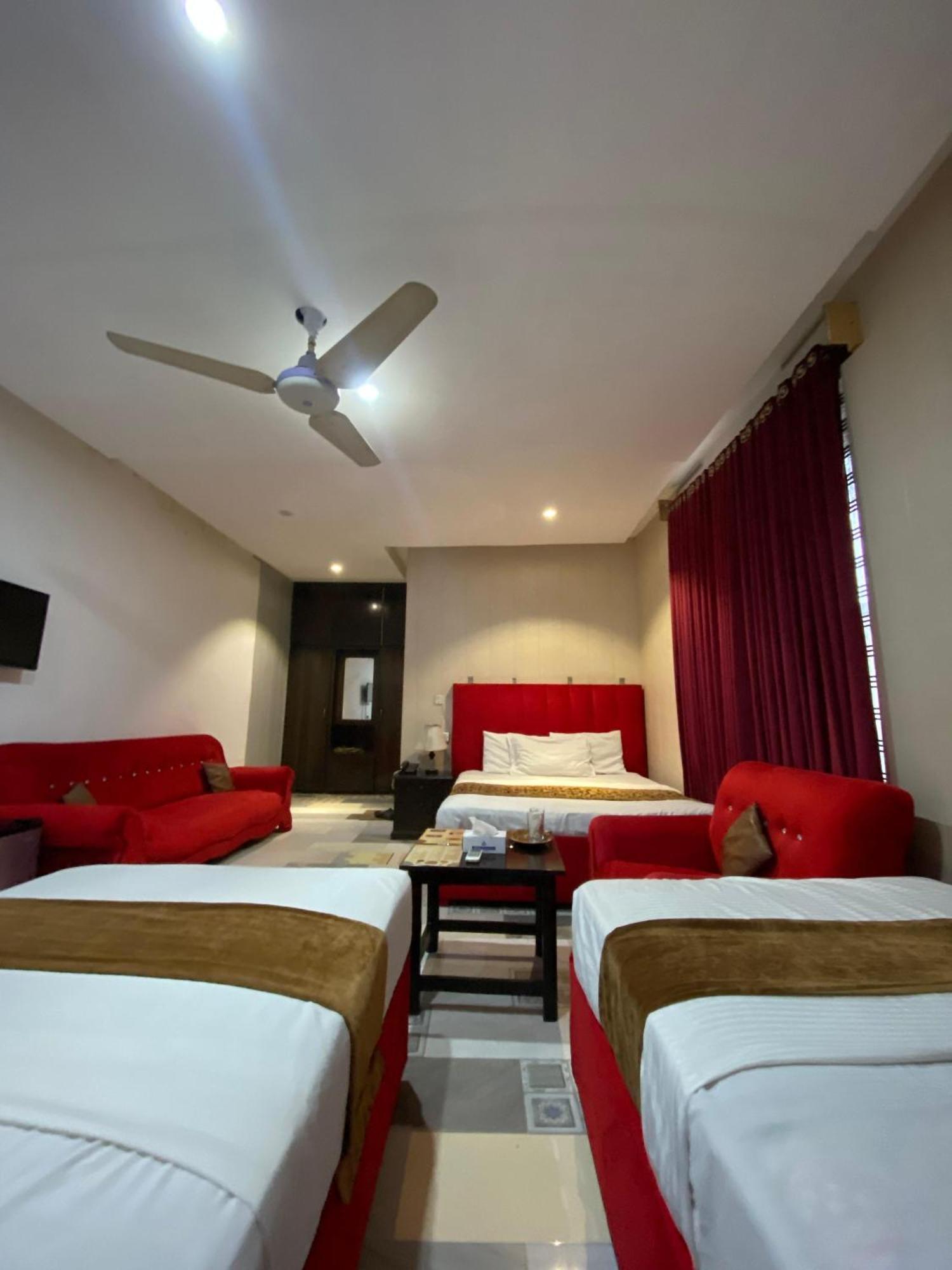 לאהור Hotel Tulip Inn, Gulberg מראה חיצוני תמונה