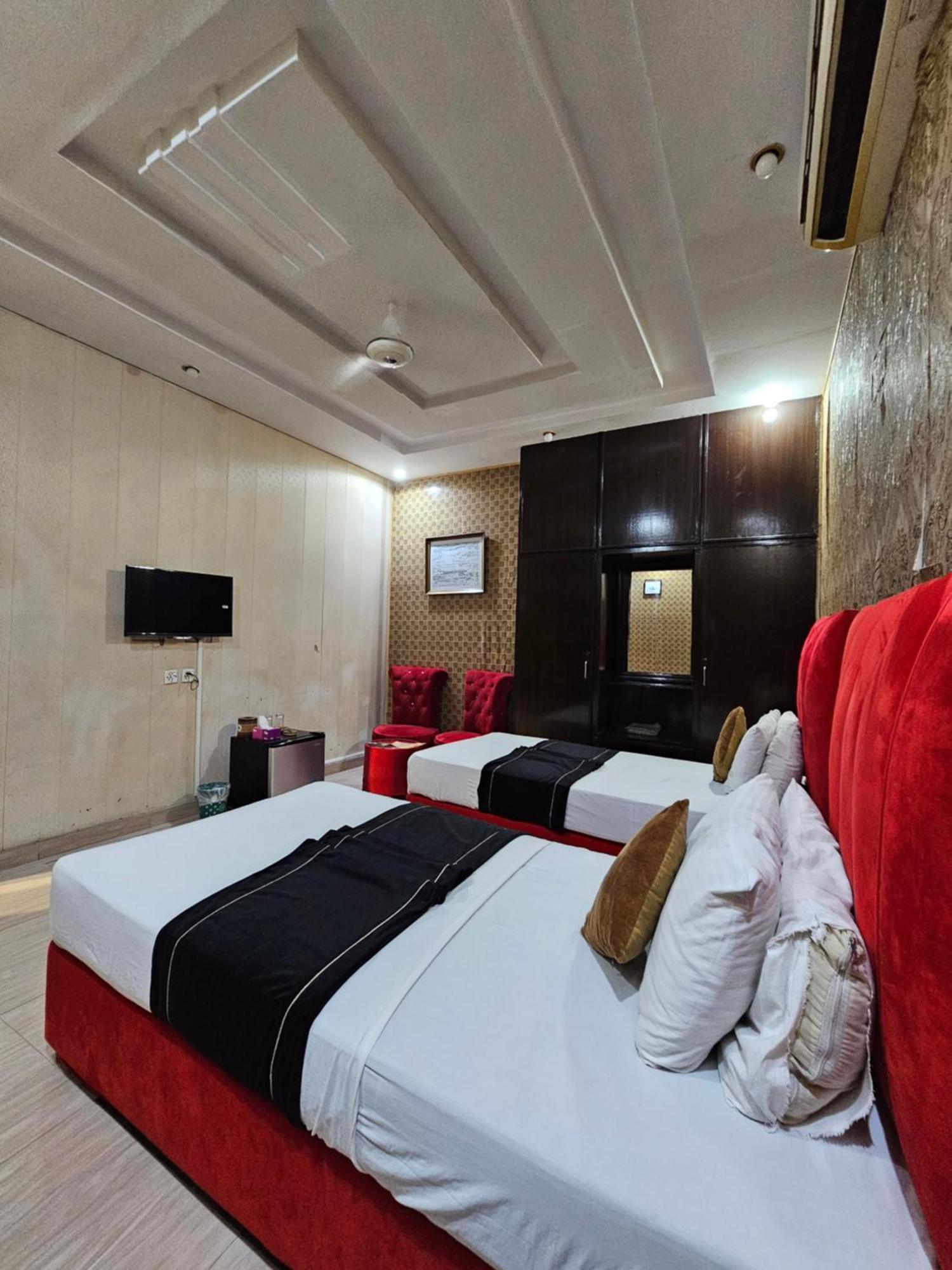 לאהור Hotel Tulip Inn, Gulberg מראה חיצוני תמונה