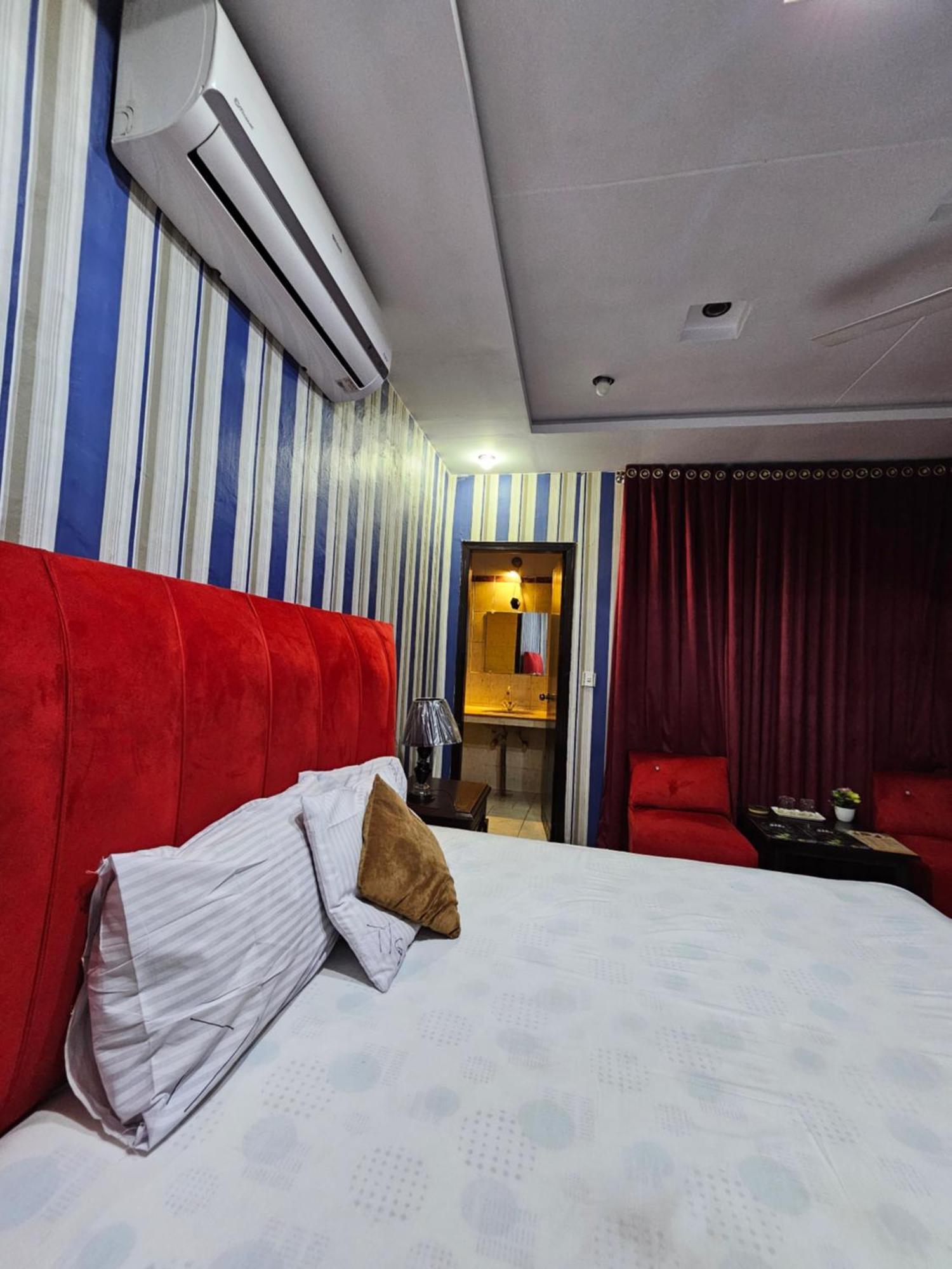 לאהור Hotel Tulip Inn, Gulberg מראה חיצוני תמונה