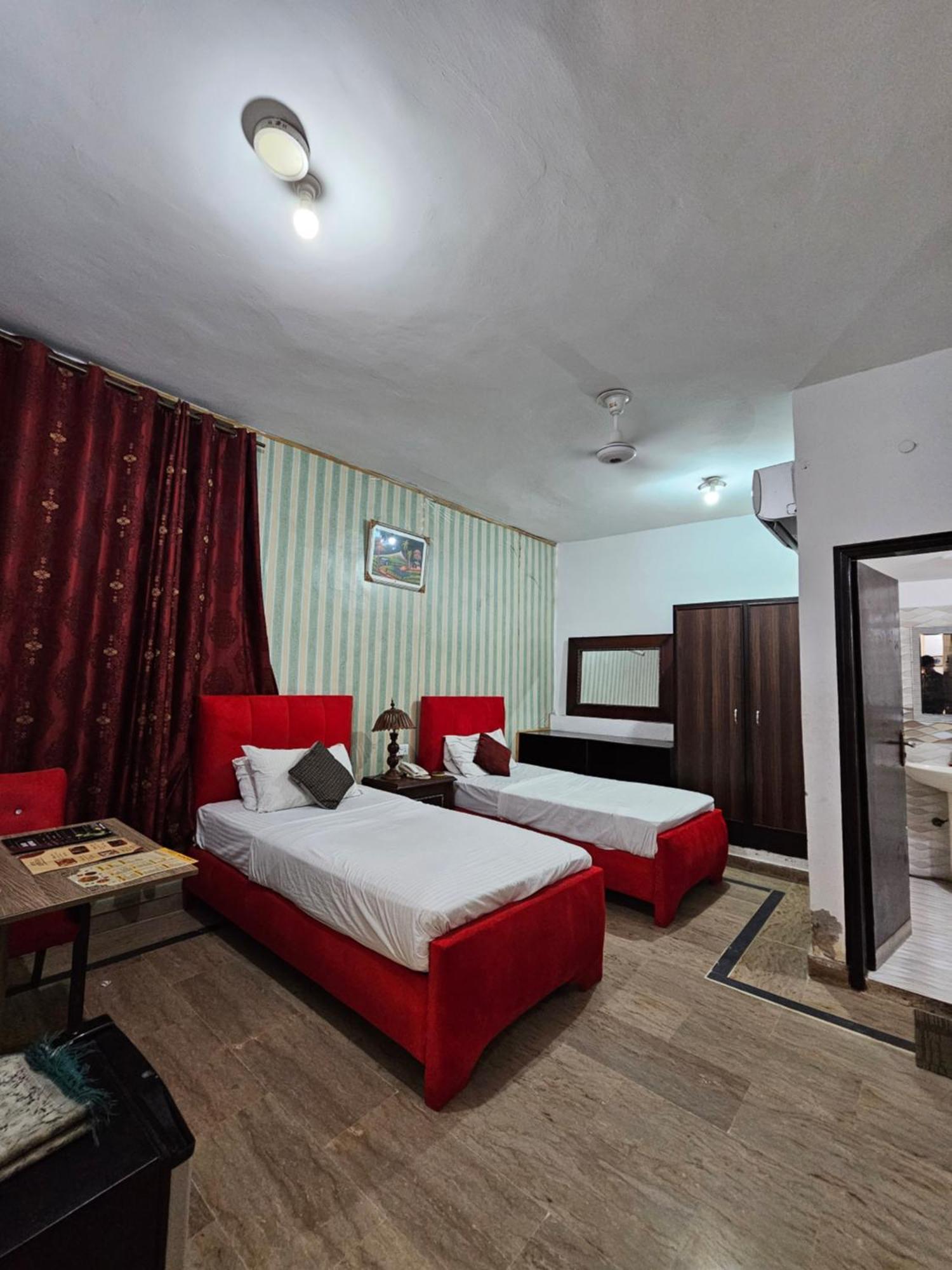 לאהור Hotel Tulip Inn, Gulberg מראה חיצוני תמונה