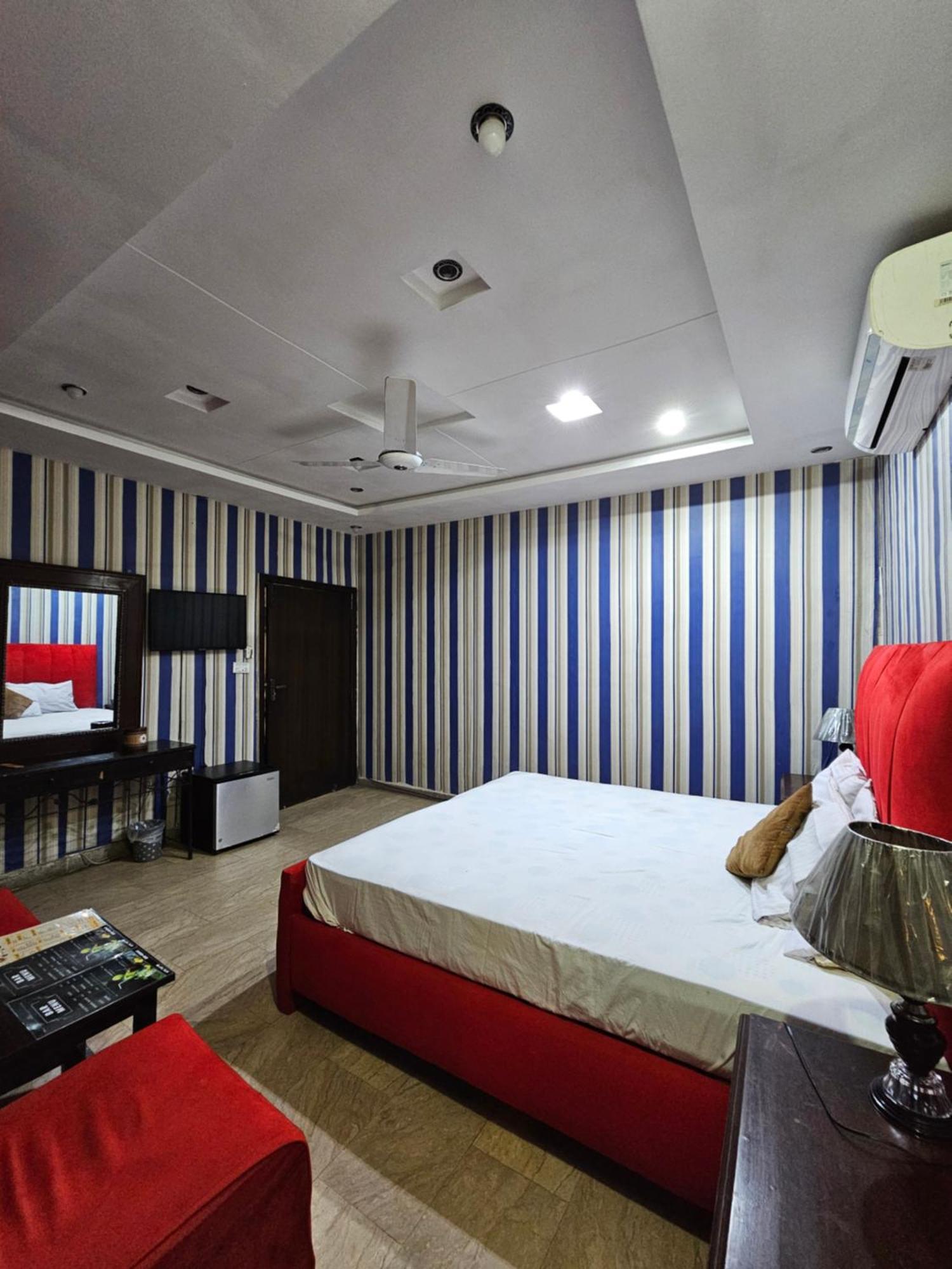 לאהור Hotel Tulip Inn, Gulberg חדר תמונה