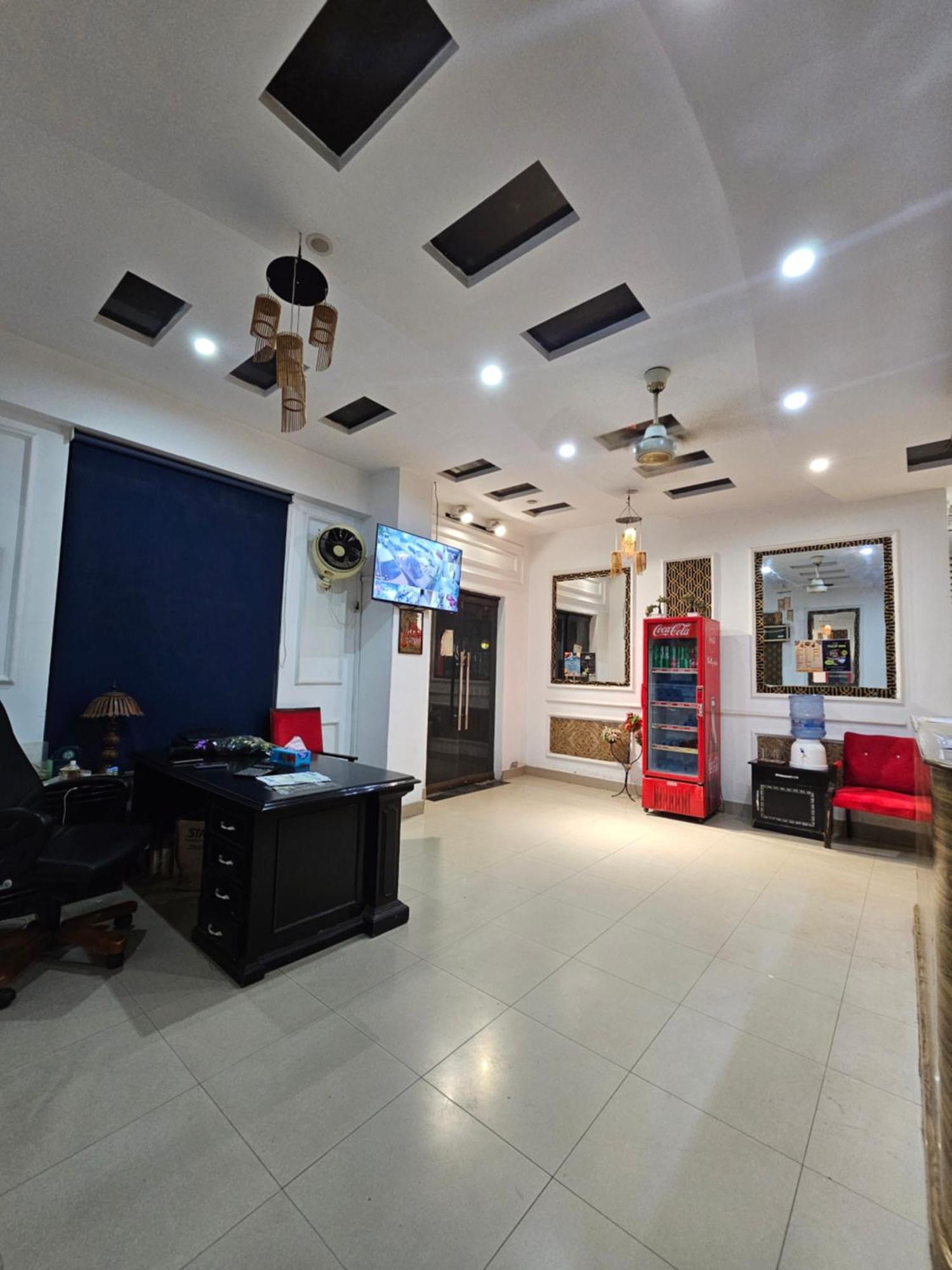 לאהור Hotel Tulip Inn, Gulberg מראה חיצוני תמונה