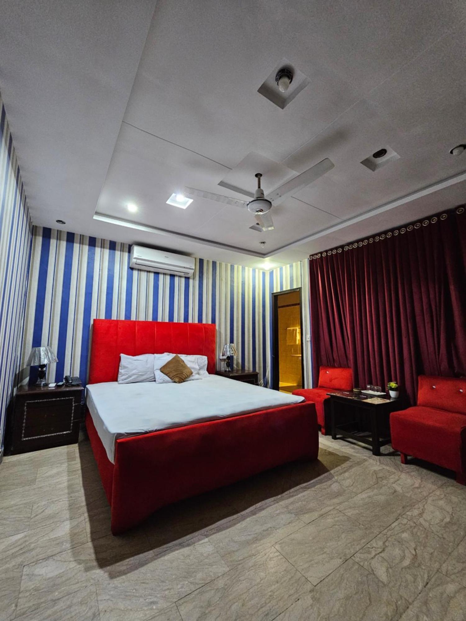 לאהור Hotel Tulip Inn, Gulberg מראה חיצוני תמונה