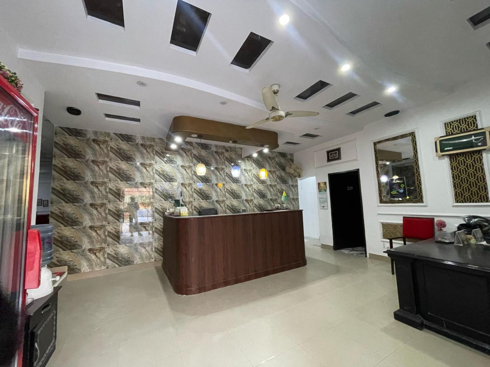 לאהור Hotel Tulip Inn, Gulberg מראה חיצוני תמונה